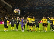 开云下载-包含美因茨客场作战，士气高昂奋勇争胜取得胜利的词条