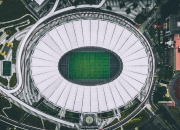 开云足球直播-赛道与球场，阿圭罗在F1街道赛之夜的跨界传奇