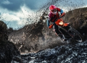 开云体育直播-铁闸与雄狮的共舞，德里赫特爆发之夜，喀麦隆加时绝境擒奥地利