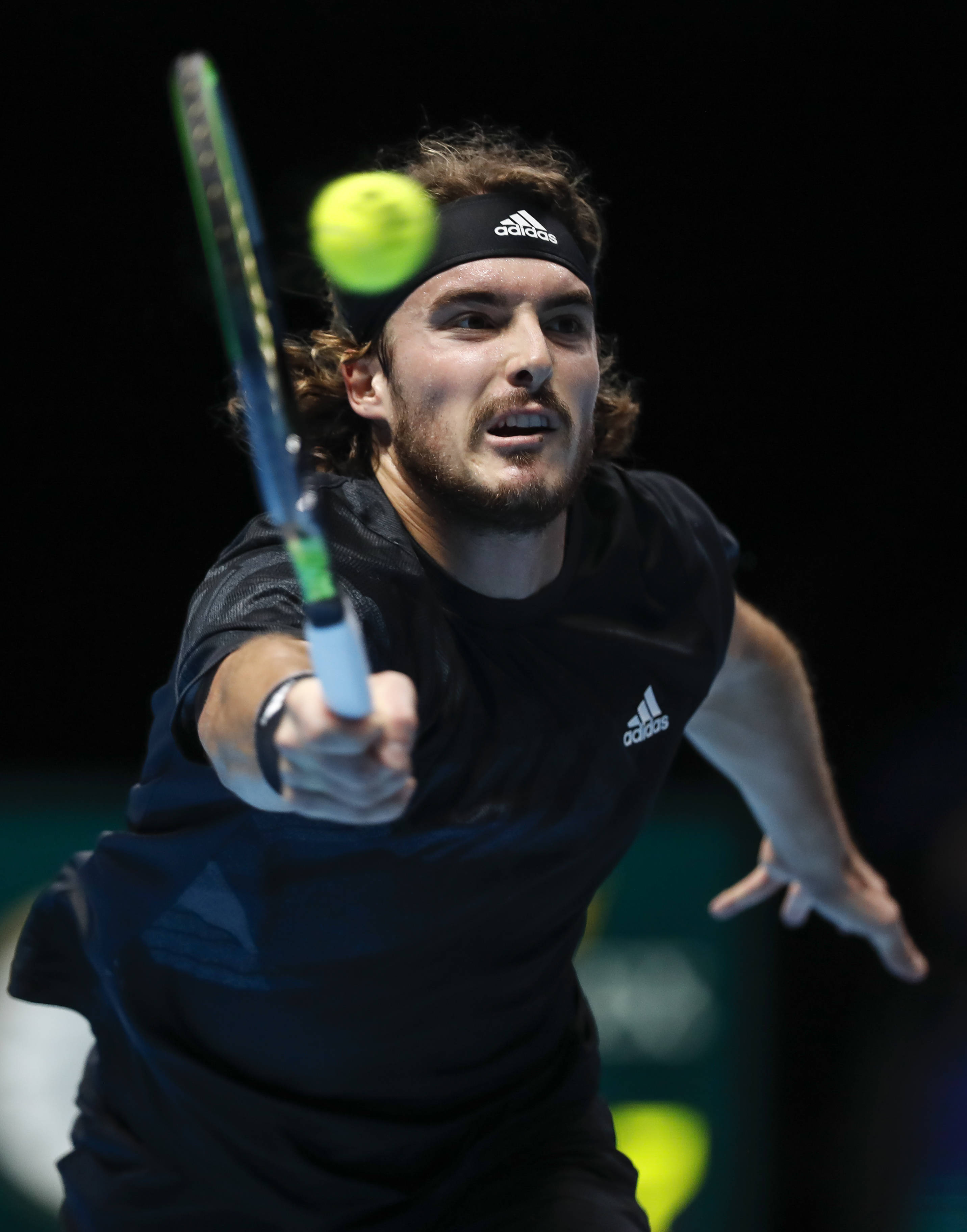 包含日本网球队爆冷澳大利亚网球队，西西帕斯打破历史纪录的词条