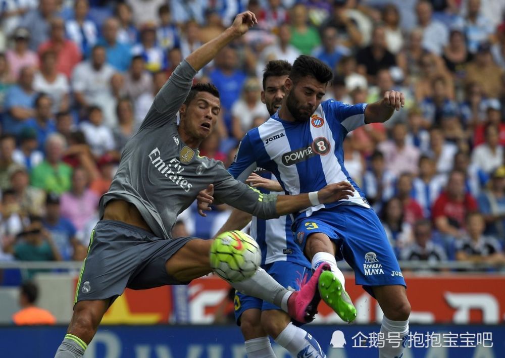 包含意大利翻盘皇马，范佩西完成帽子戏法的词条