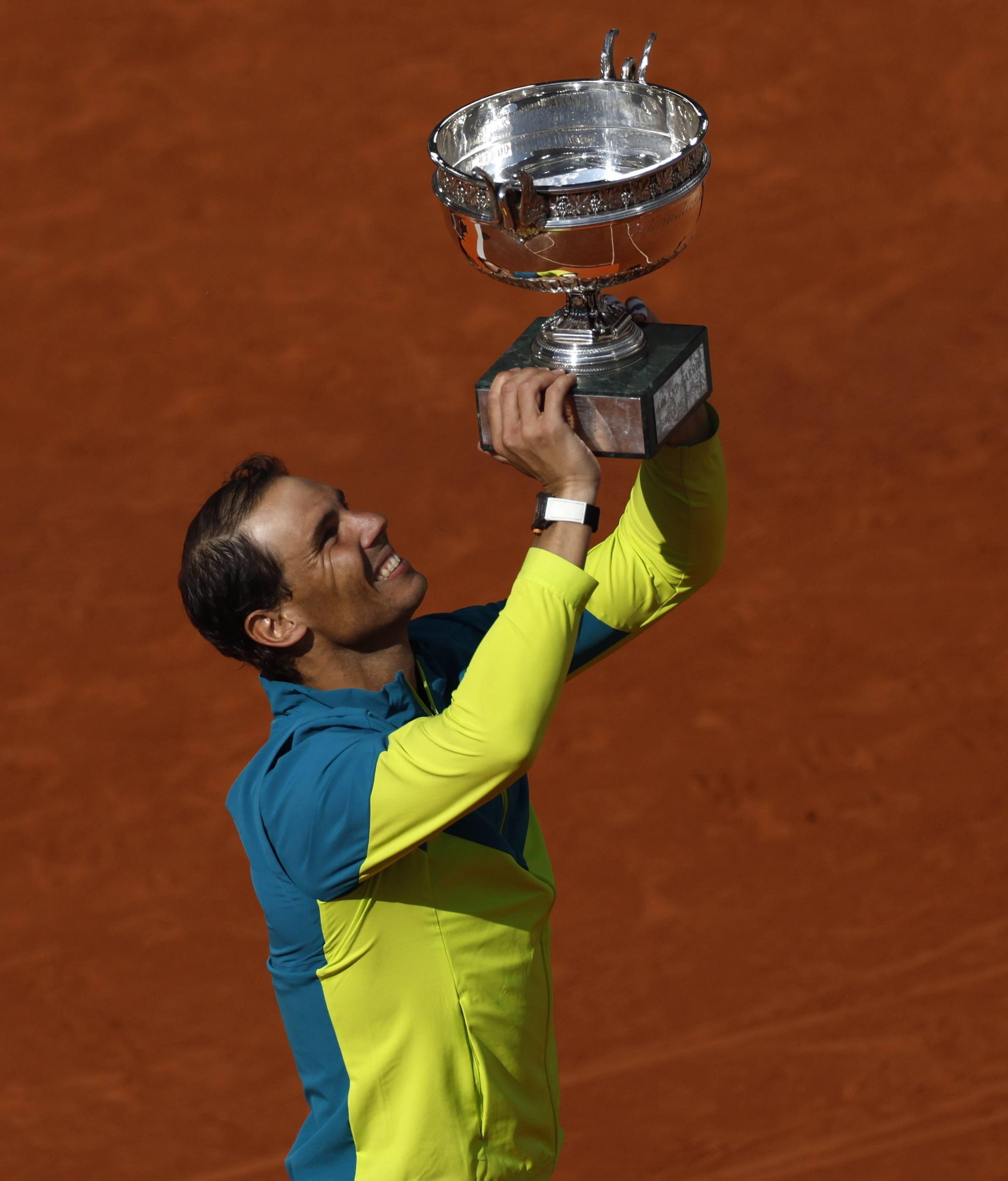 关于法国网球队鏖战英国网球队，纳达尔打破历史纪录的信息