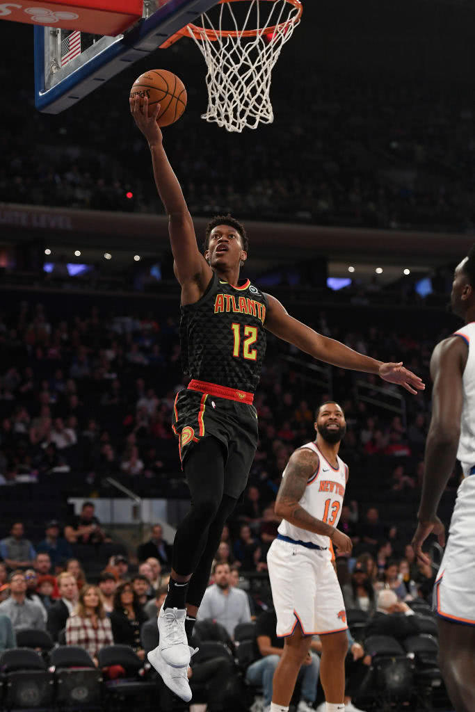 包含MAD强势FLY，BDD三分雨点燃全场的词条