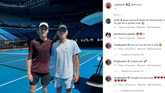 包含法国网球队爆冷澳大利亚网球队，克耶高斯统治全场的词条