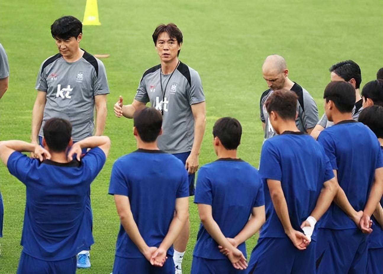 韩国球员在球场上展现出色技术的简单介绍 韩国球员在球场上展现出色技术的简单介绍