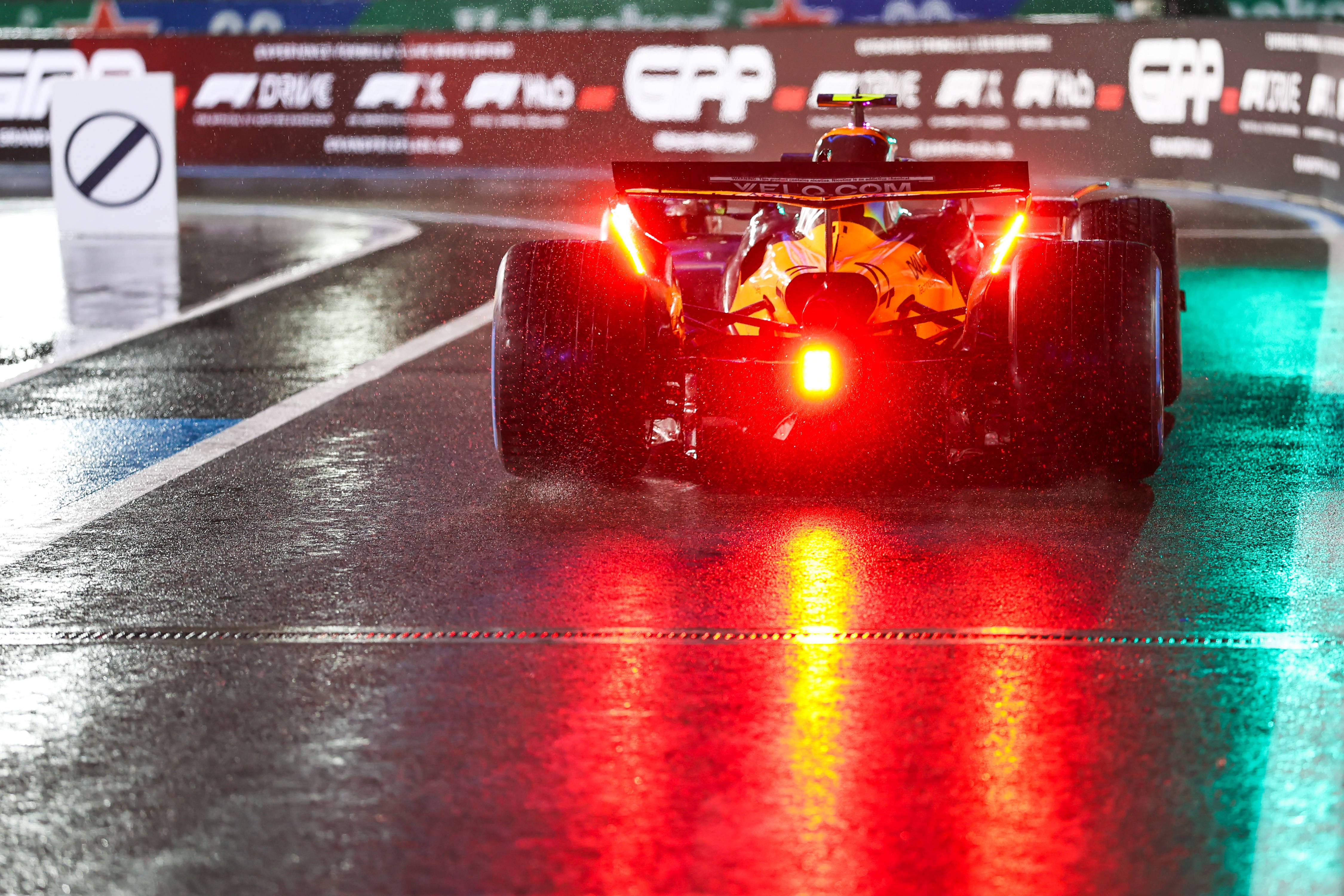 关于威廉姆斯逆转雷诺车队，诺里斯扛起全队的信息